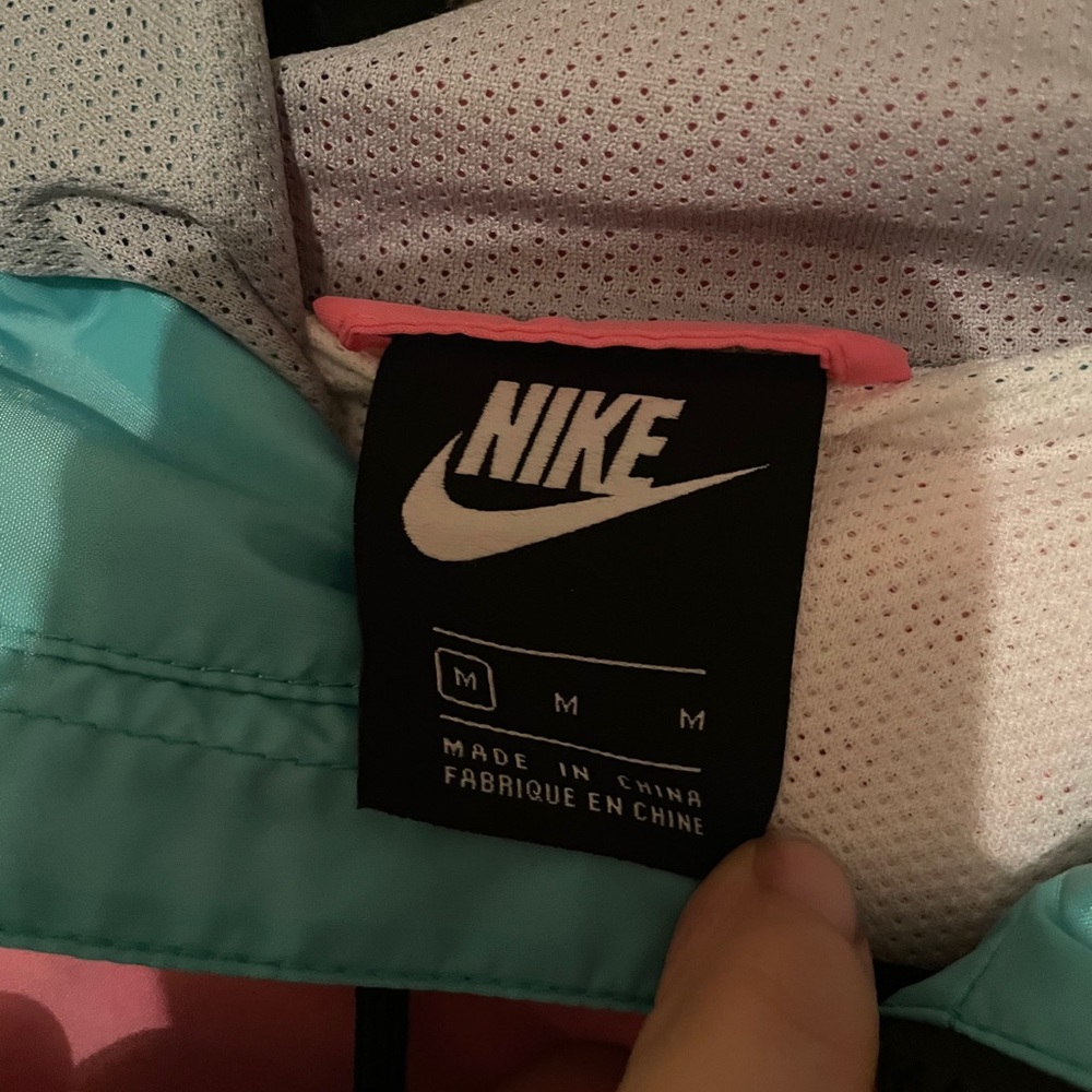 Nike jacket - Picture 3 of 3